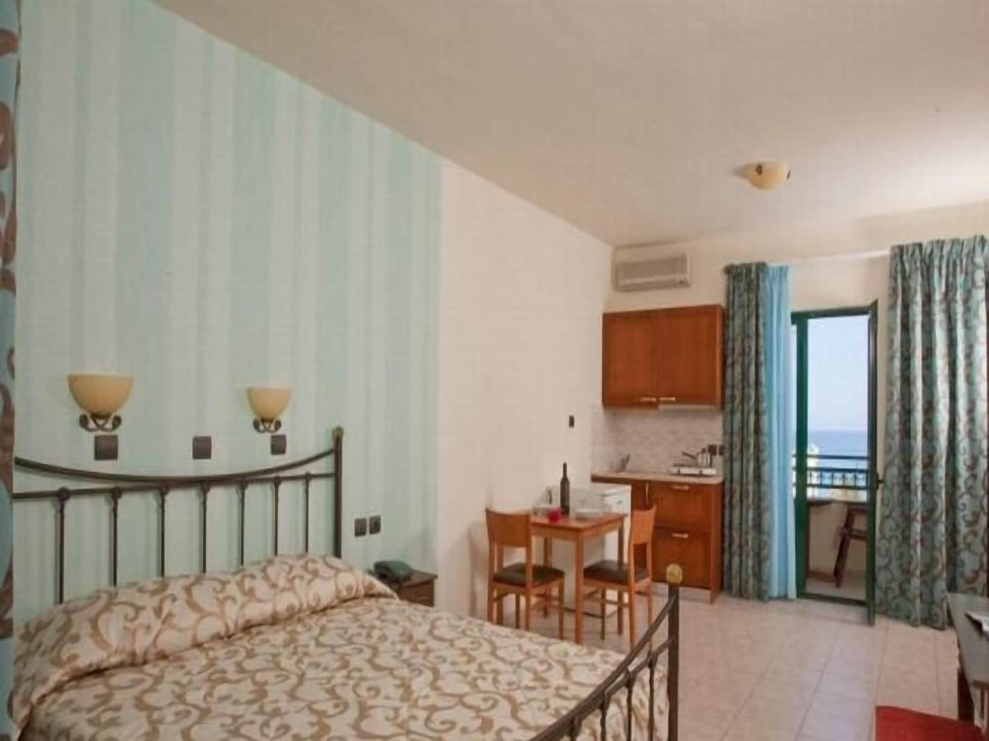 Dias Hotel & Apts Stalida Bagian luar foto